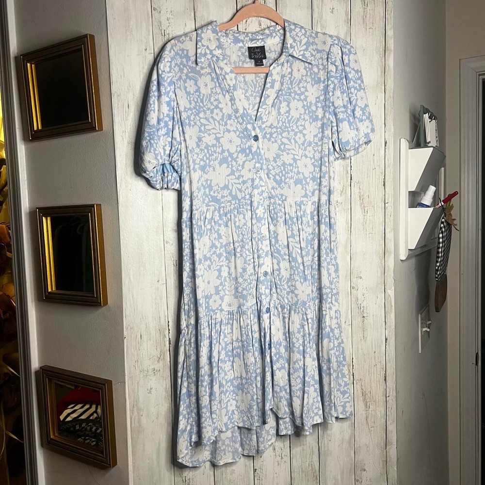 Oak & Trellis Blue and White Floral Dress Button Up Front Medium EUC